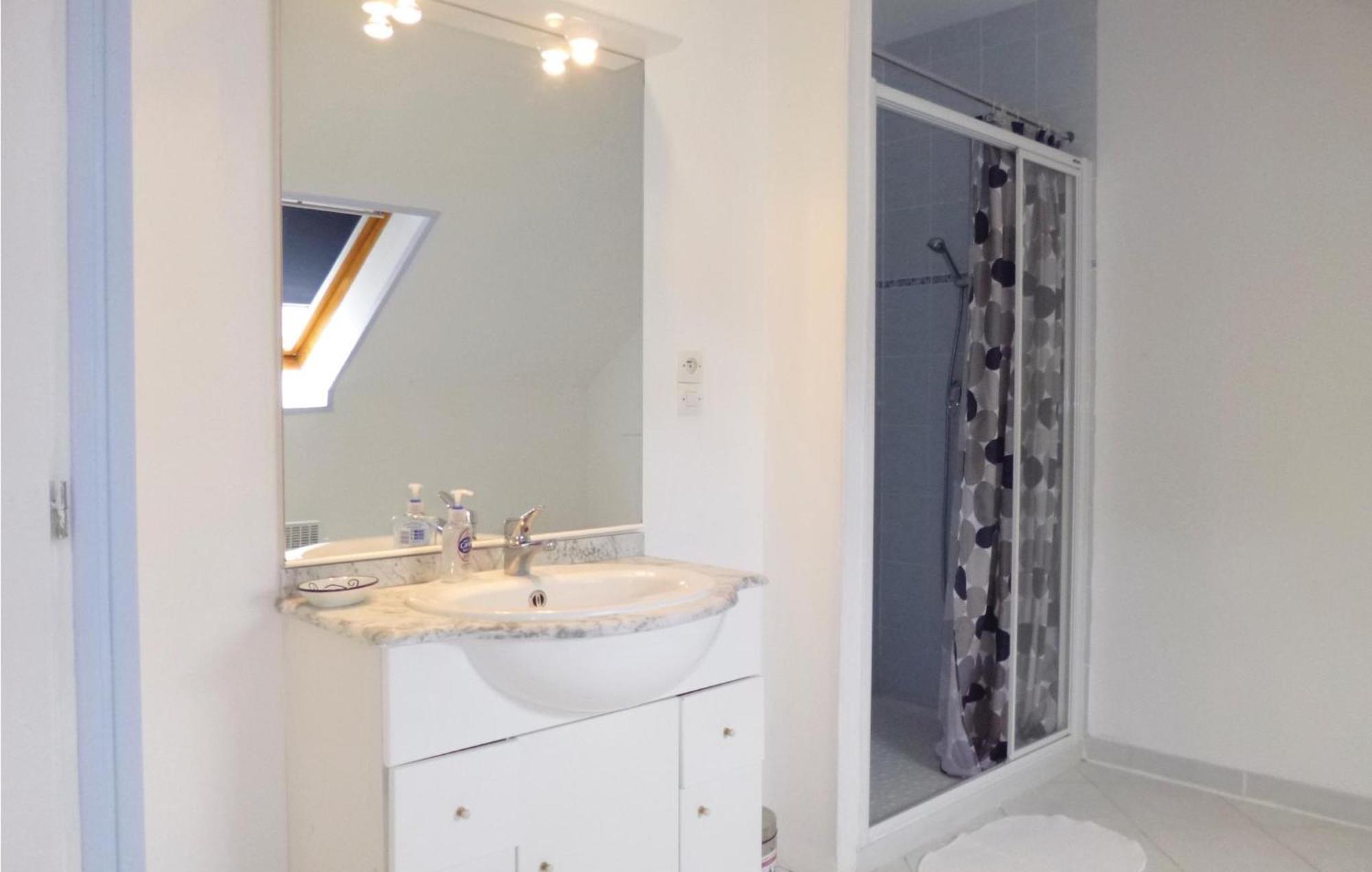 3 Bedroom Cozy Home In Brucheville Carentan-les-Marais Exterior foto